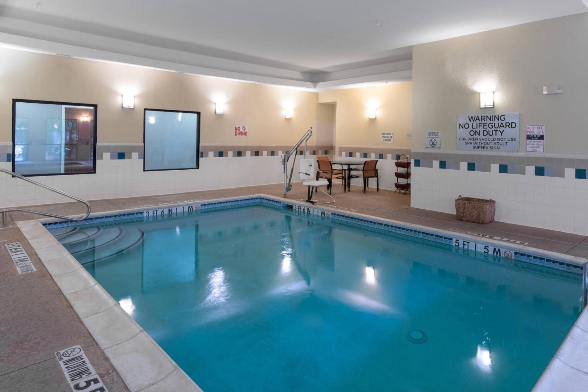 Courtyard Worth West At Cityview 3*