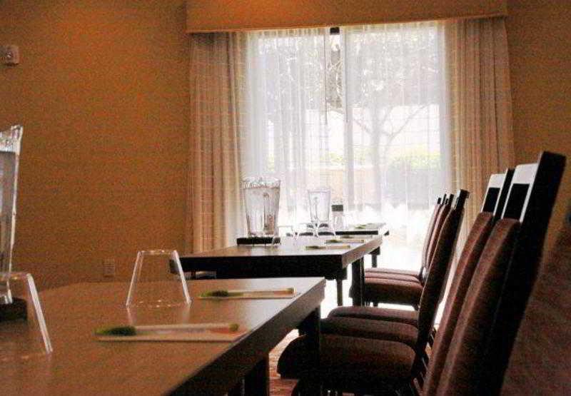 Courtyard Worth West At Cityview