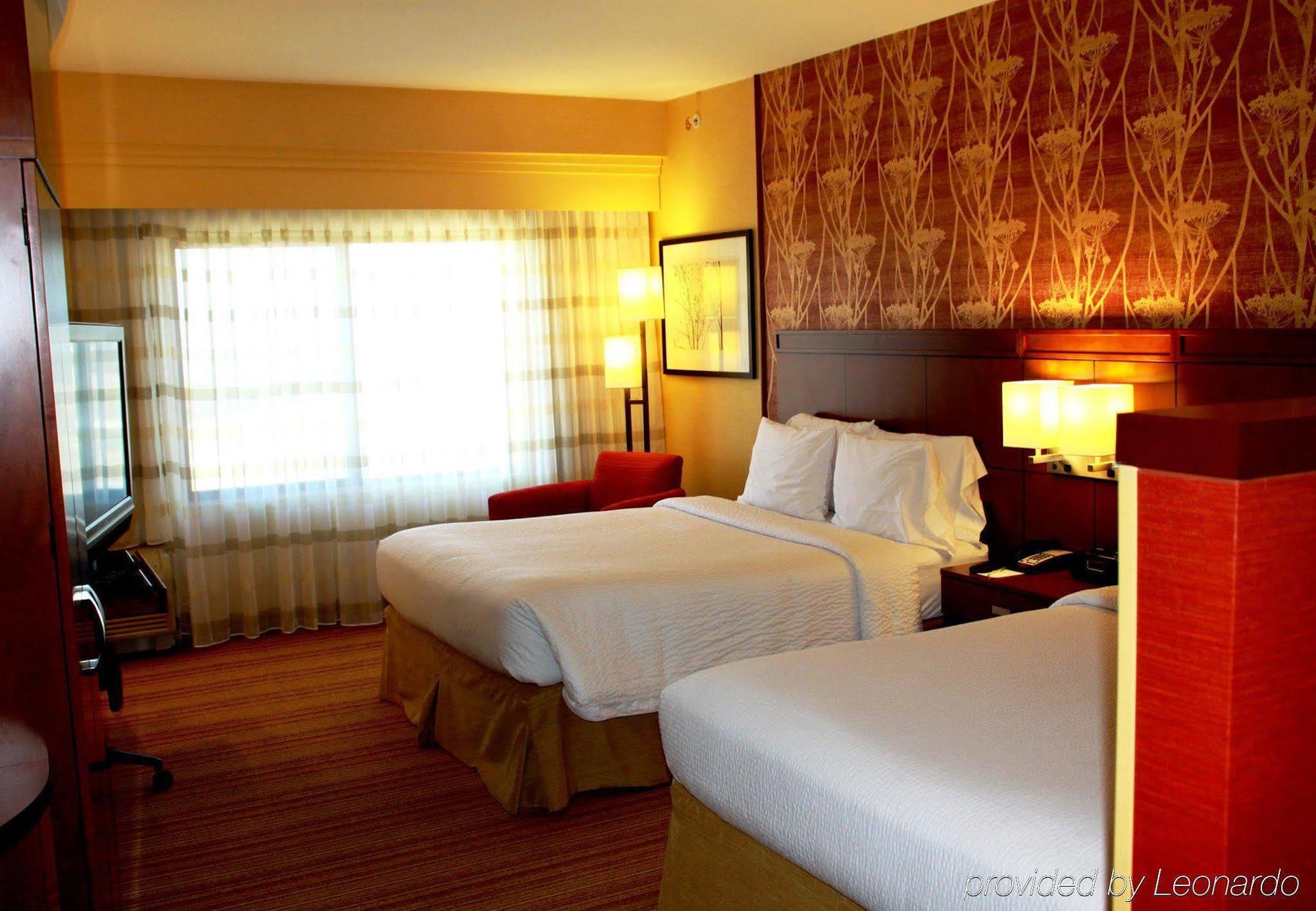 Courtyard Worth West At Cityview Hotel